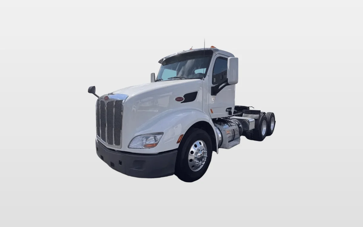 2021 Peterbilt 579 - image 1