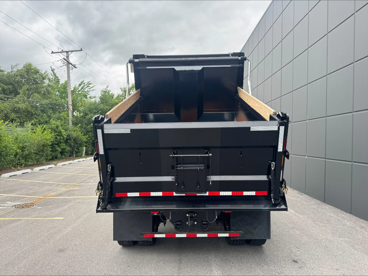 2025 Freightliner eM2 in York Street Elmhurst, IL — photo 14