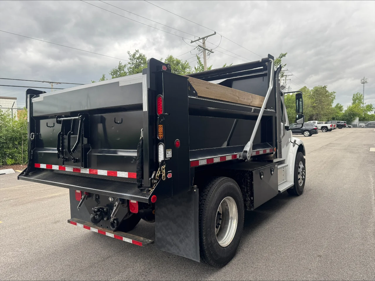 2025 Freightliner eM2 in York Street Elmhurst, IL — photo 8