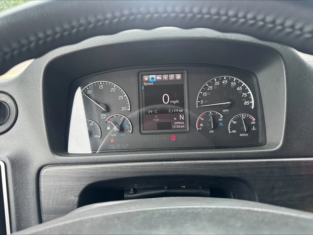 2025 Freightliner eM2 in York Street Elmhurst, IL — photo 15