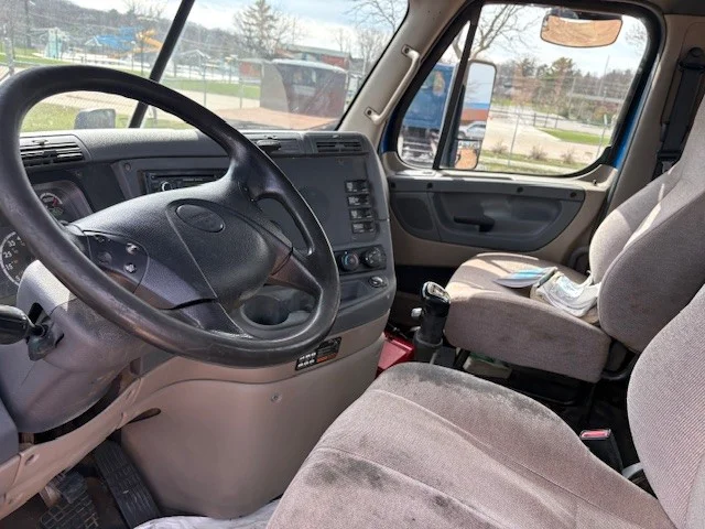 2015 Freightliner Cascadia in Marshfield, WI — photo 5
