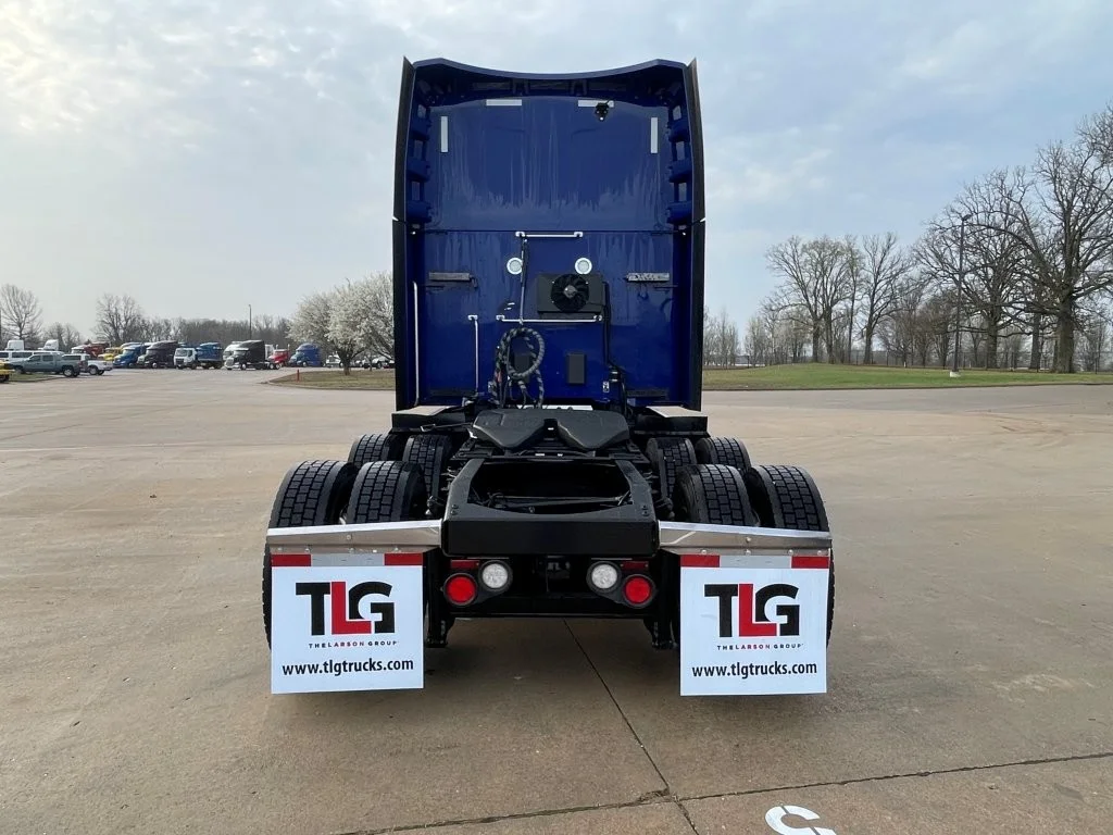 2023 Peterbilt 579 in Springfield, MO — photo 4