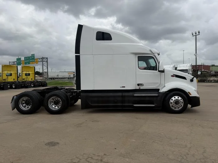 2022 Peterbilt 579 — photo 7
