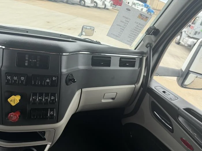 2022 Peterbilt 579 — photo 37
