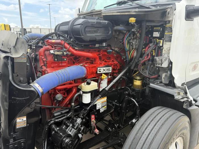 2022 Peterbilt 579 — photo 17