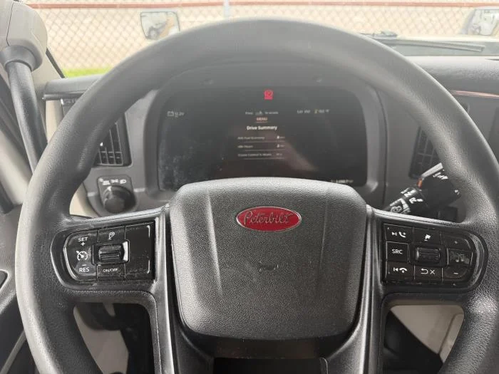 2022 Peterbilt 579 — photo 39