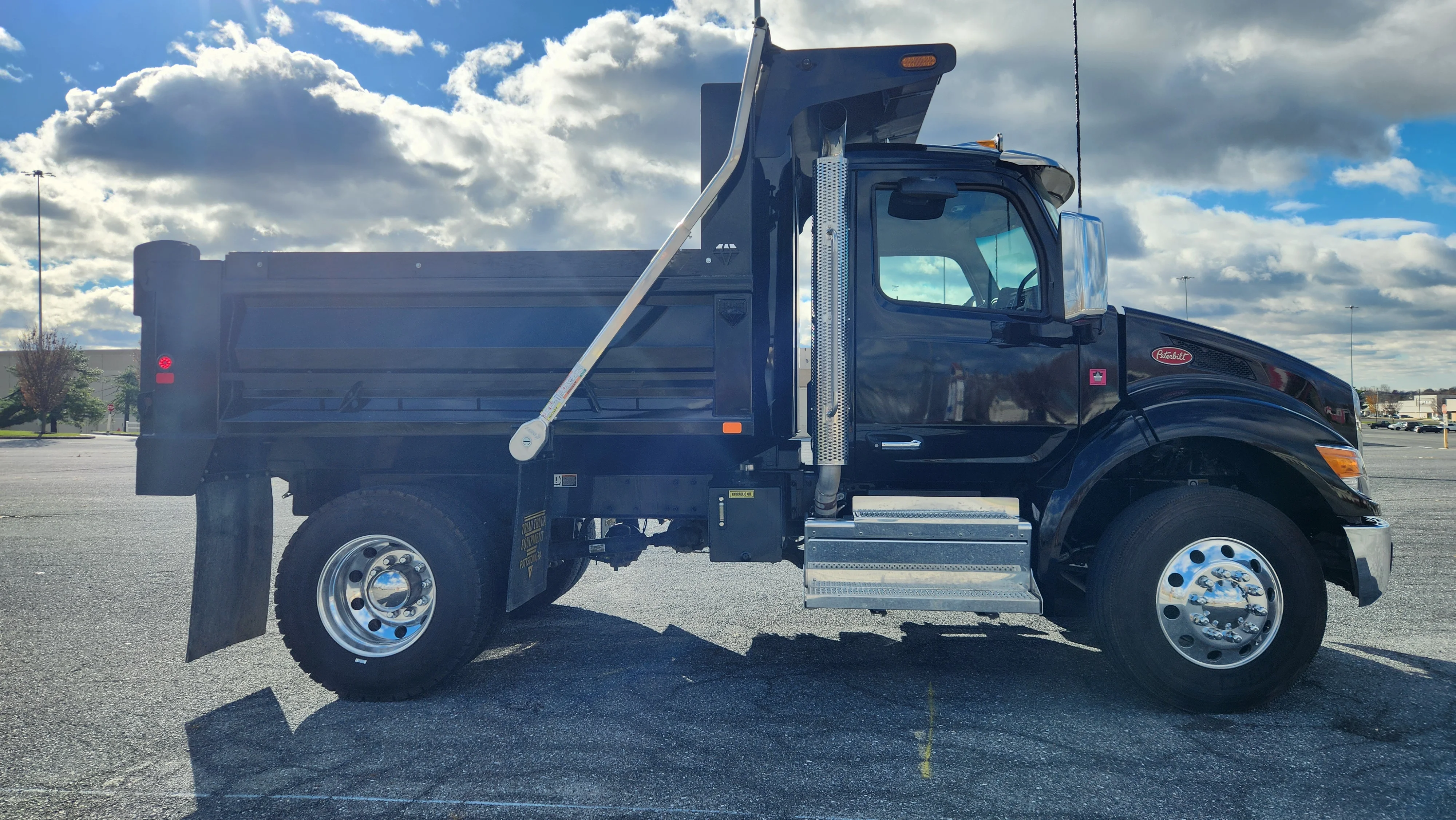 2025 Peterbilt - image 4