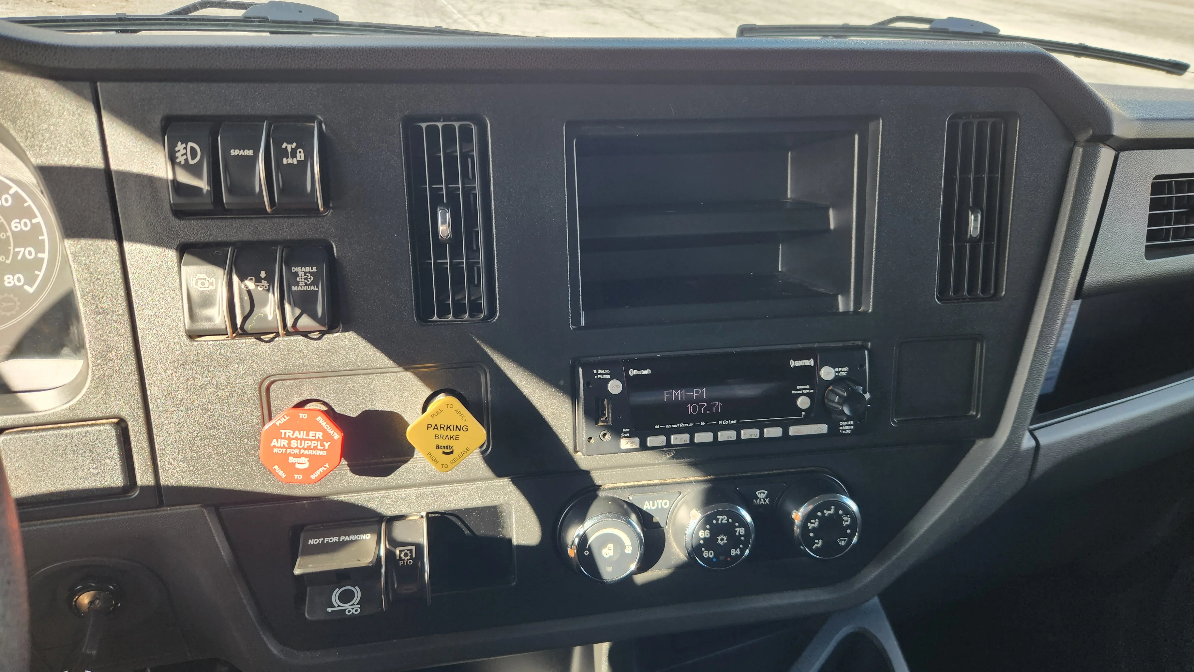 2025 Peterbilt - image 26