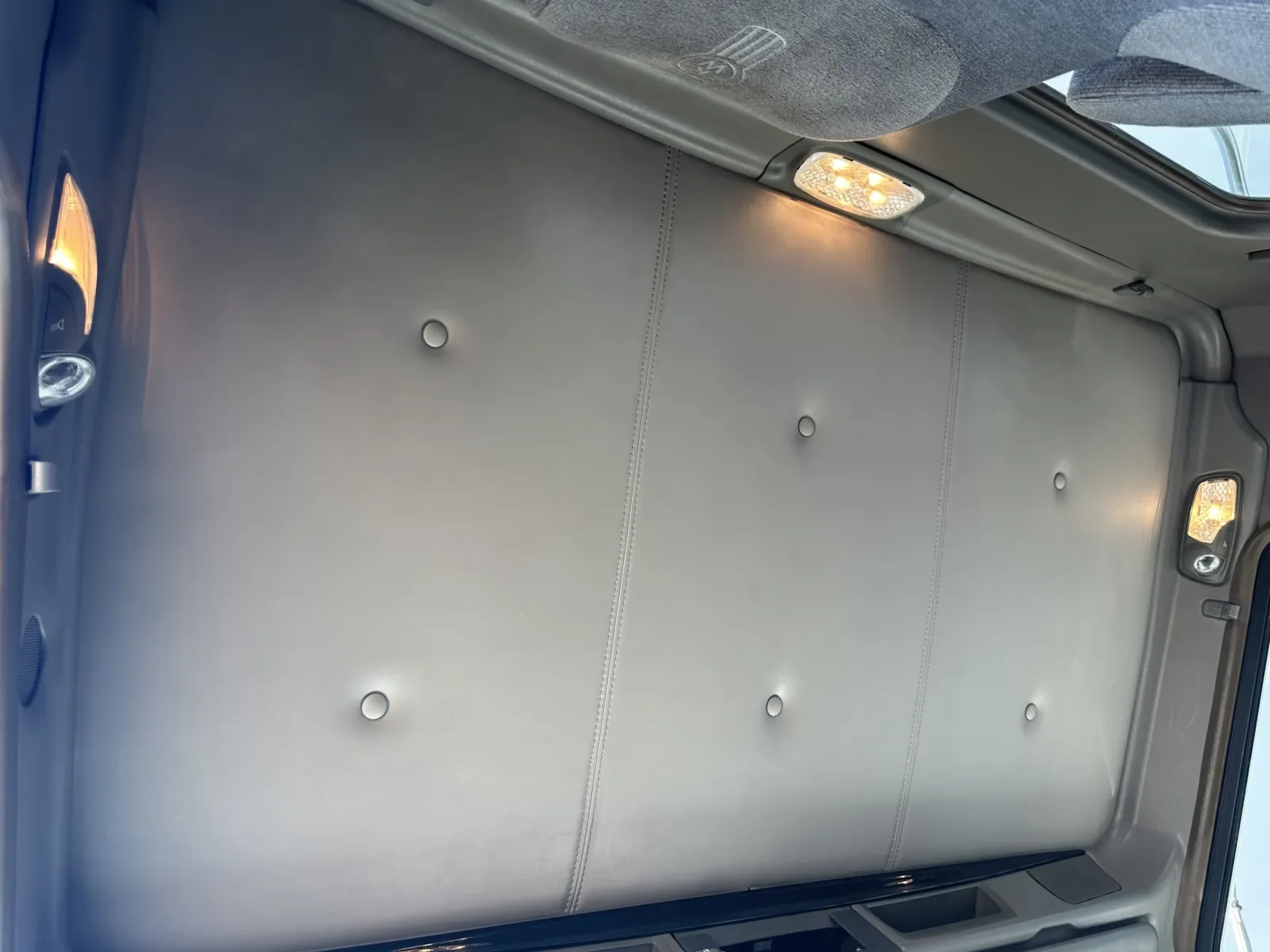 2013 Kenworth T800 - image 21