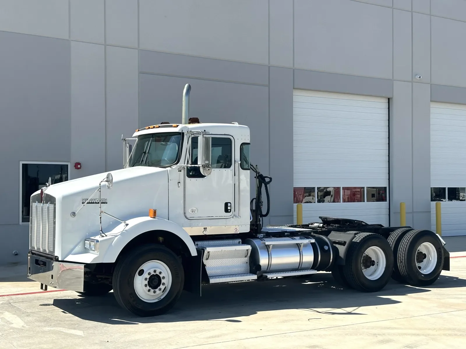 2013 Kenworth T800 - image 2