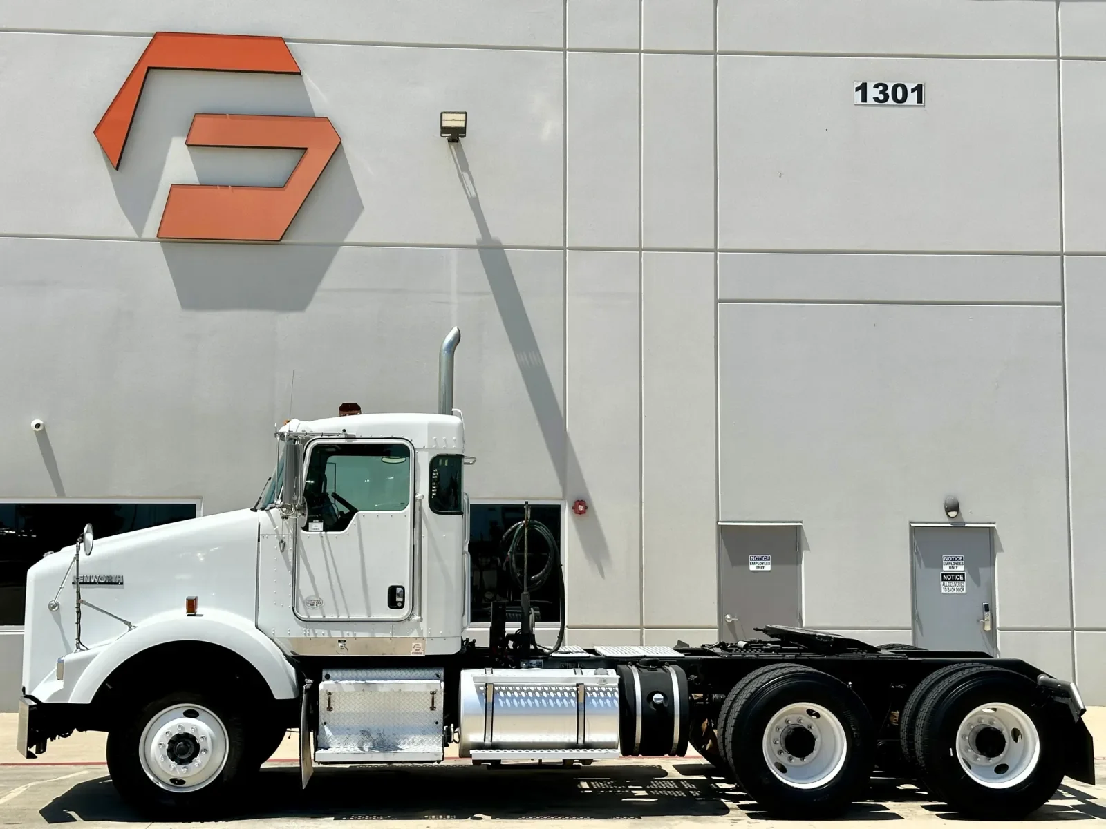 2013 Kenworth T800 in Hutchins, TX — photo 4