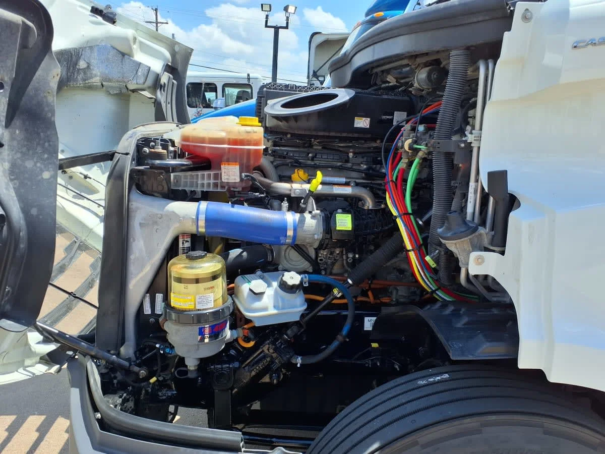 2021 Freightliner Cascadia in Dallas, TX — photo 9
