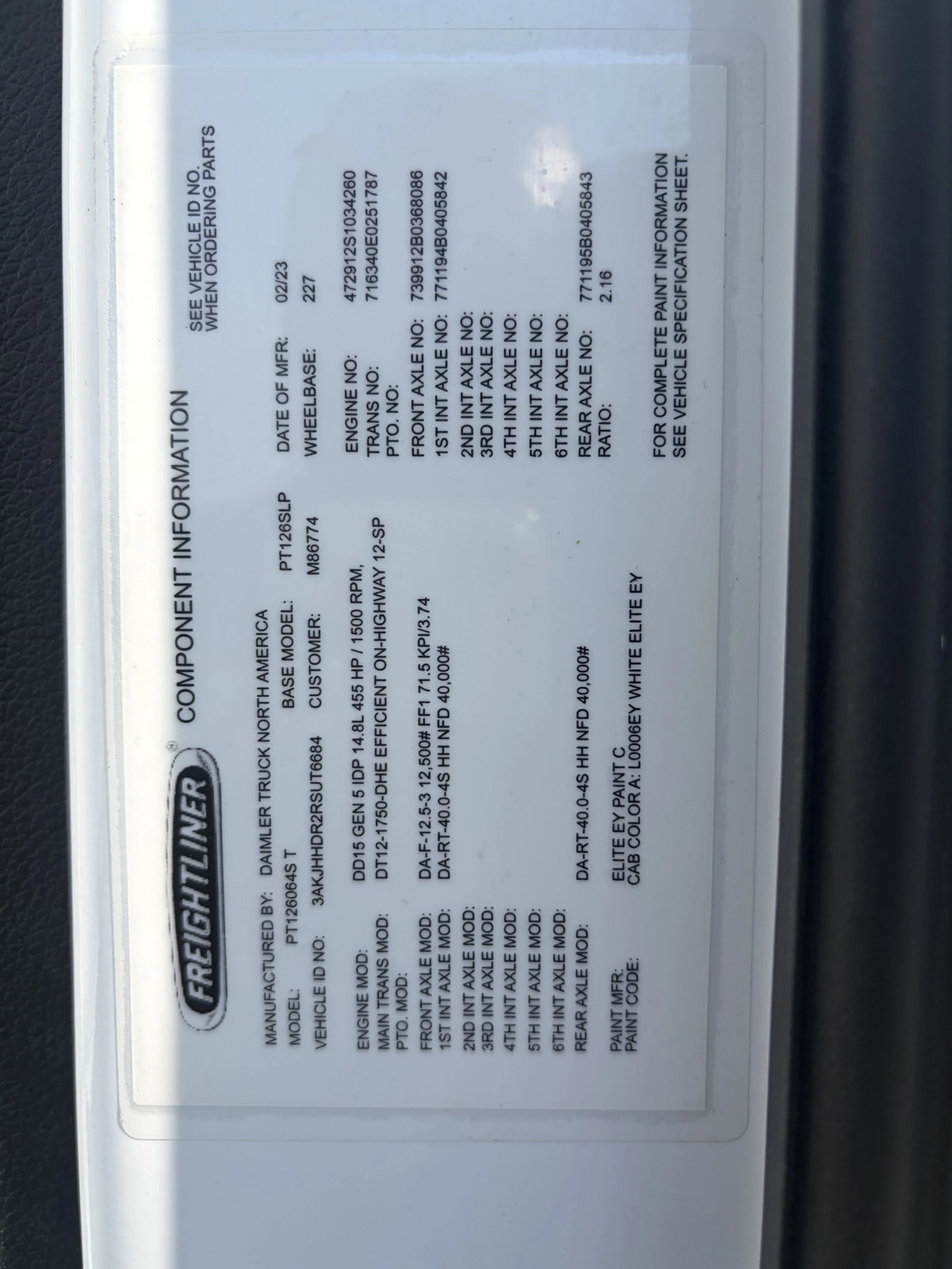 2024 Freightliner Cascadia - image 9