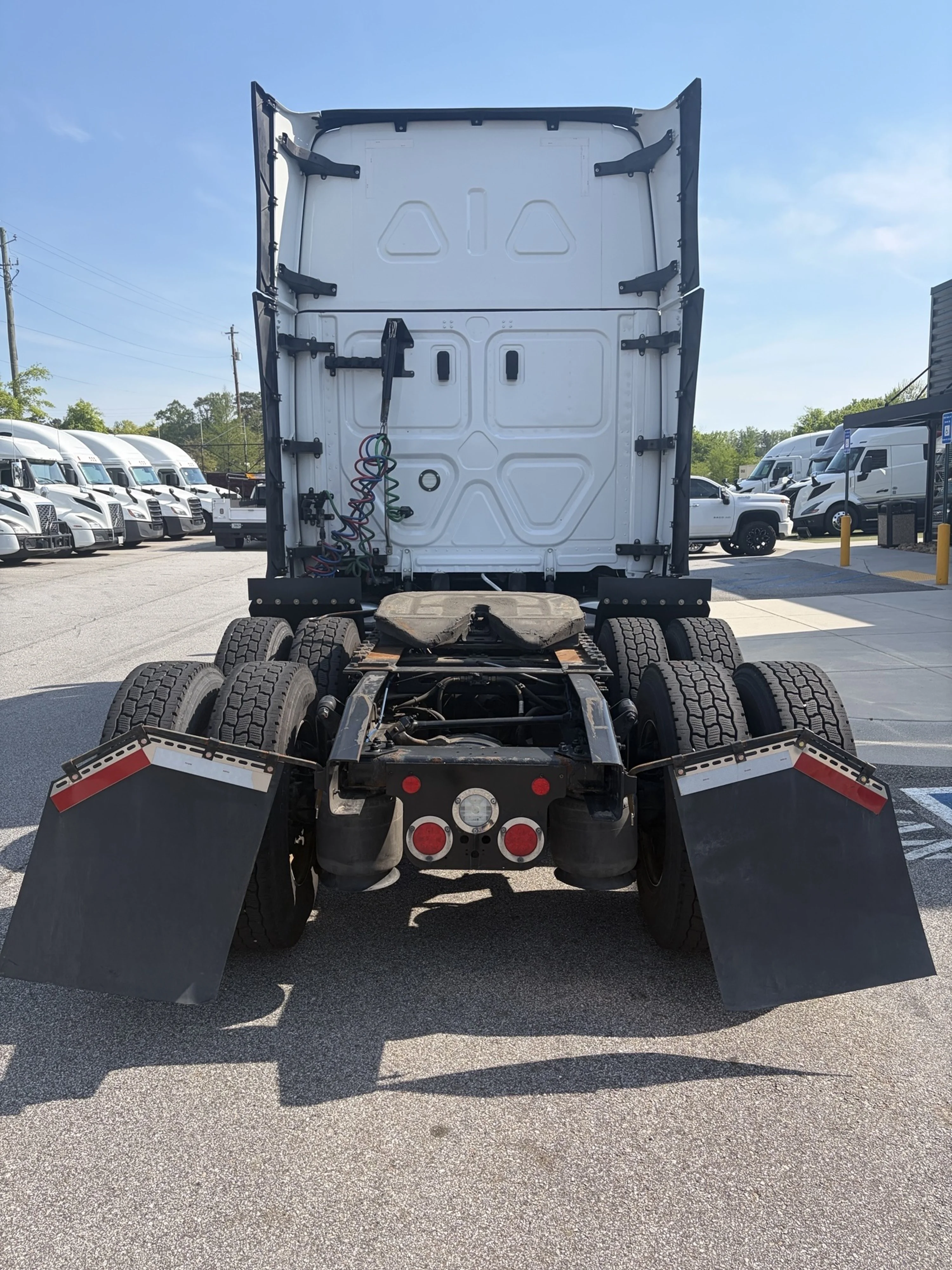 2024 Freightliner Cascadia - image 7