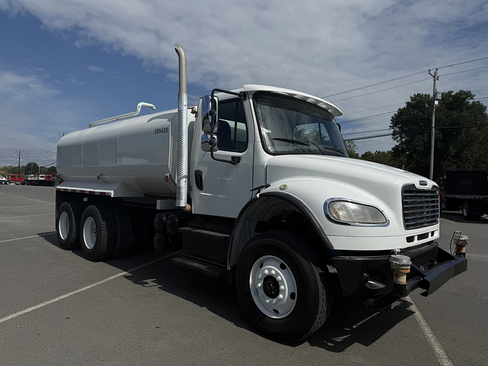 2019 Freightliner M2 106 - image 2