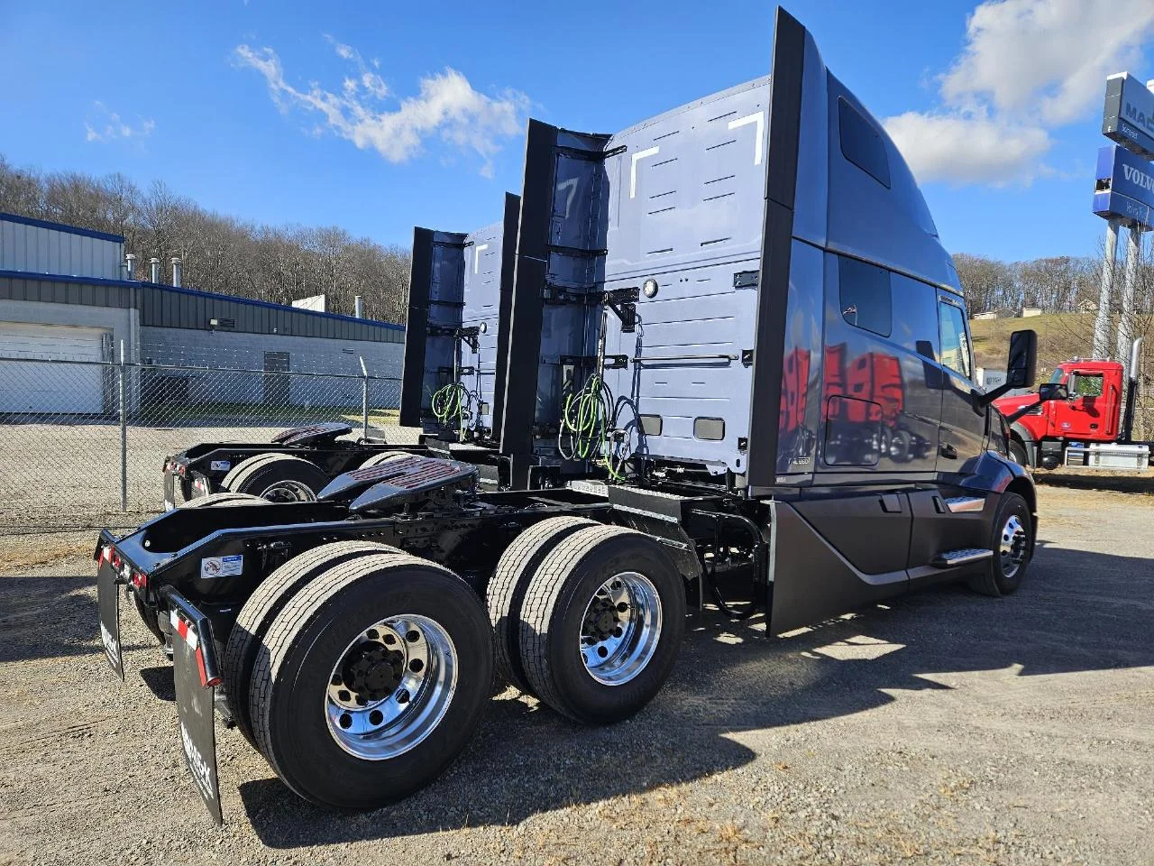 2026 Volvo VNL 860 in Somerset, PA — photo 7