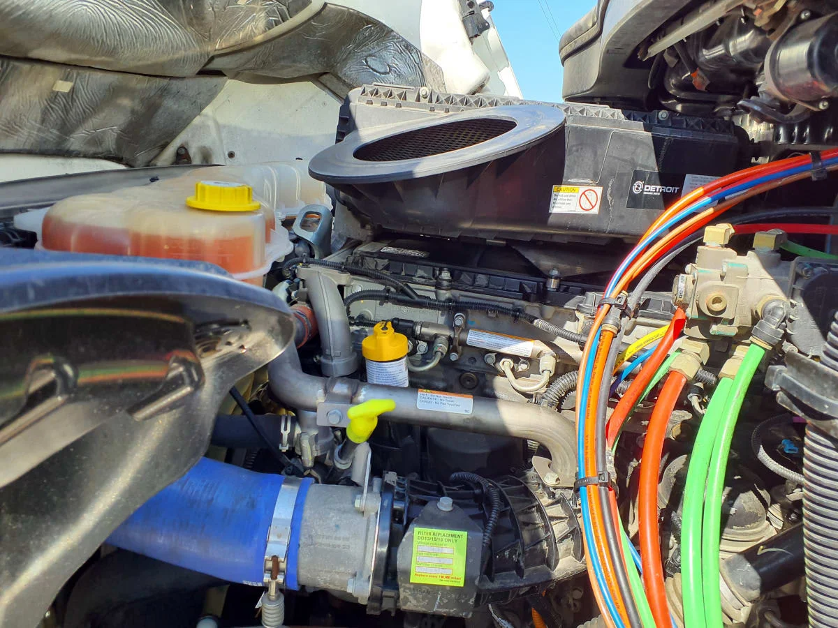 2020 Freightliner Cascadia - image 8