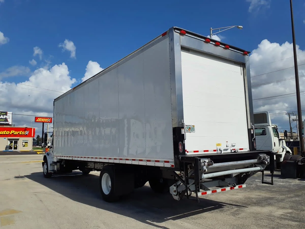 2019 Freightliner M2 106 in Davie, FL — photo 6