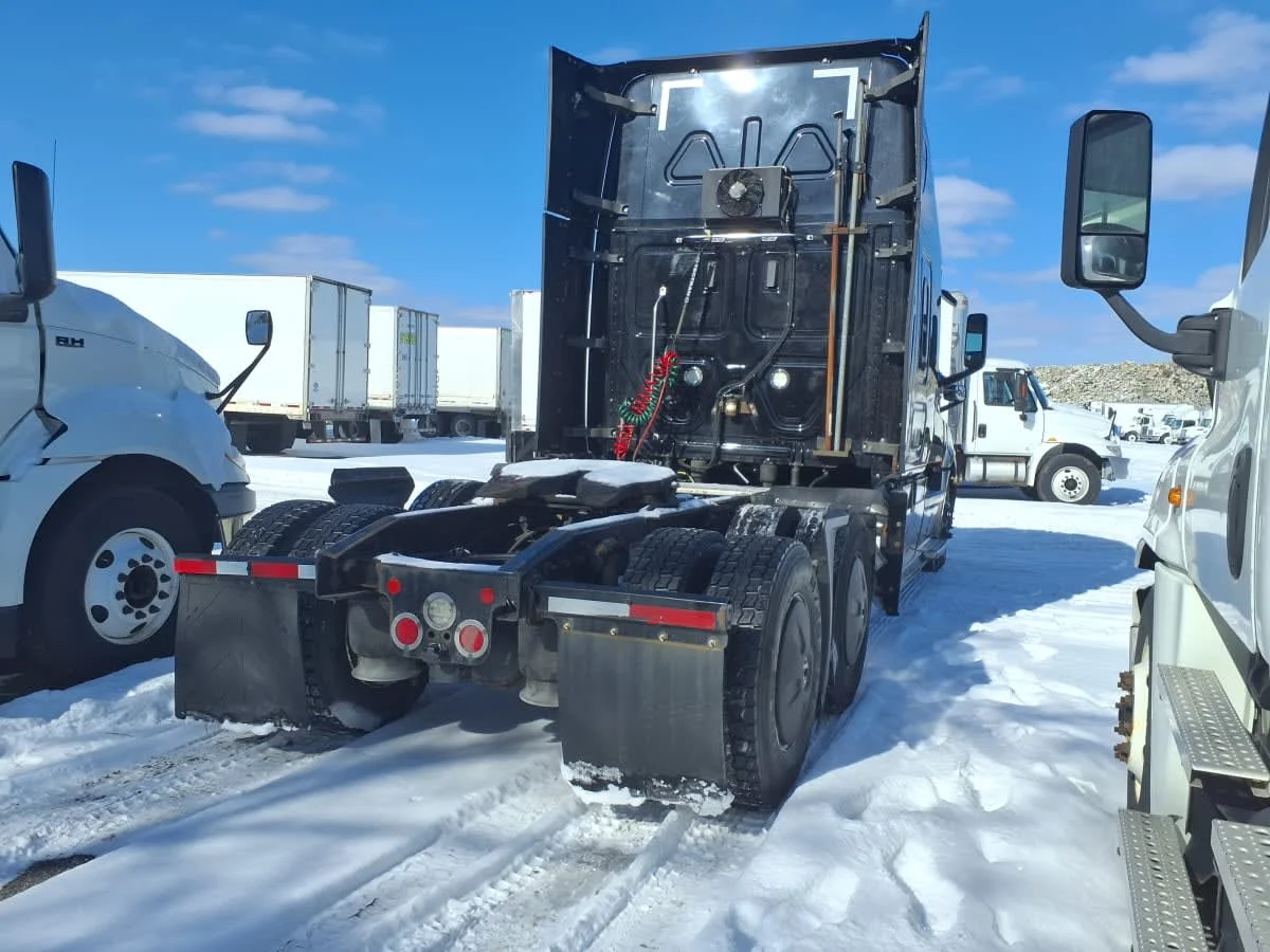 2020 Freightliner Cascadia in Taylor, MI — photo 4