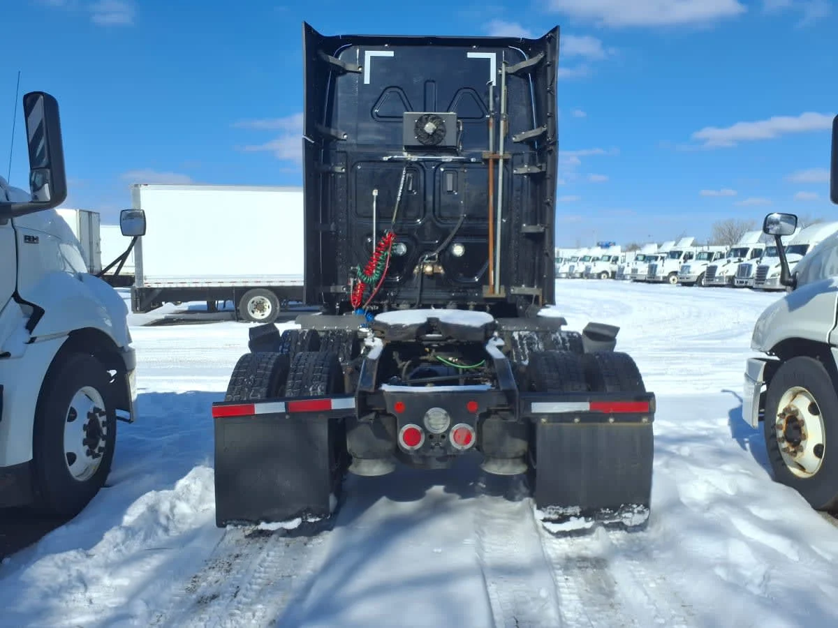 2020 Freightliner Cascadia in Taylor, MI — photo 5