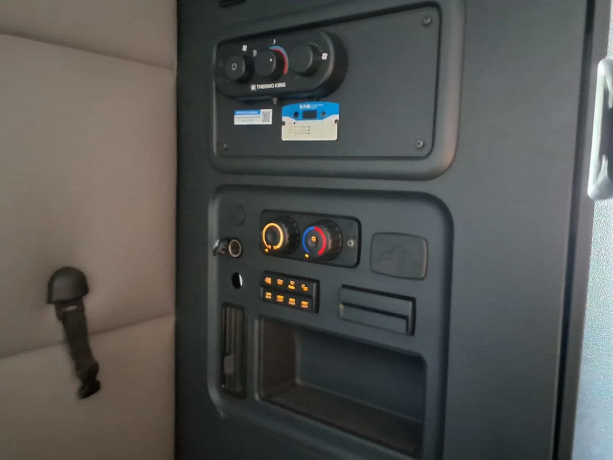 2020 Freightliner Cascadia in Taylor, MI — photo 13