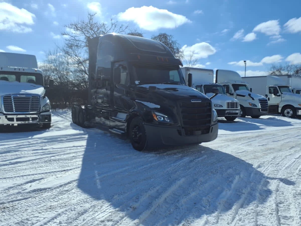 2020 Freightliner Cascadia in Taylor, MI — photo 3