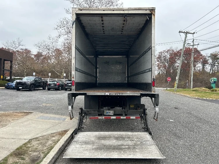 2019 Hino 268 - image 9