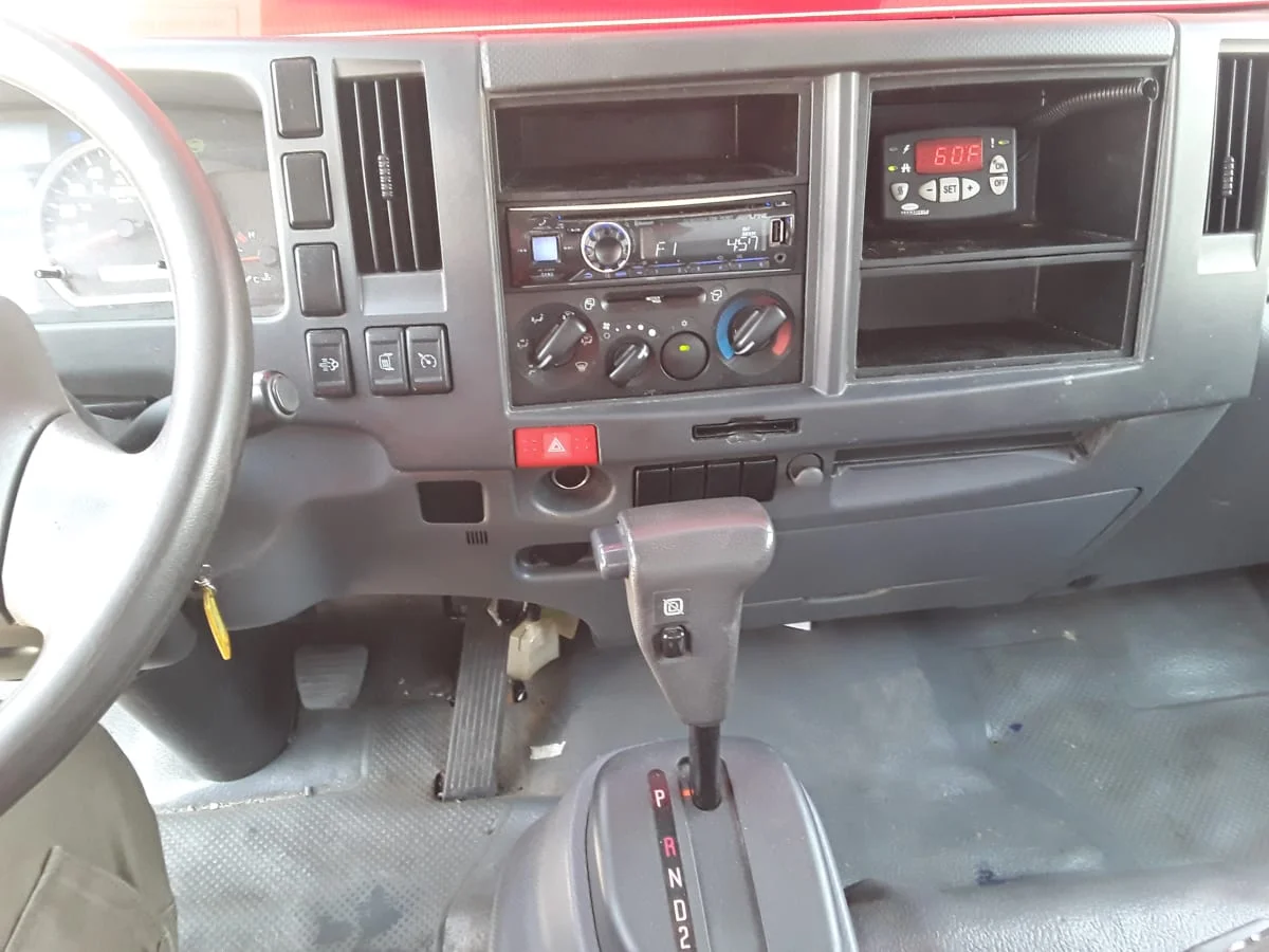 2018 Isuzu NRR - image 12