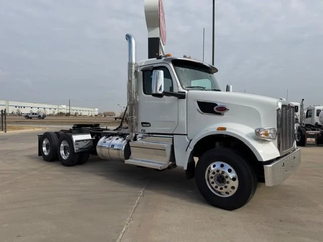 2027 Peterbilt 567 - image 9