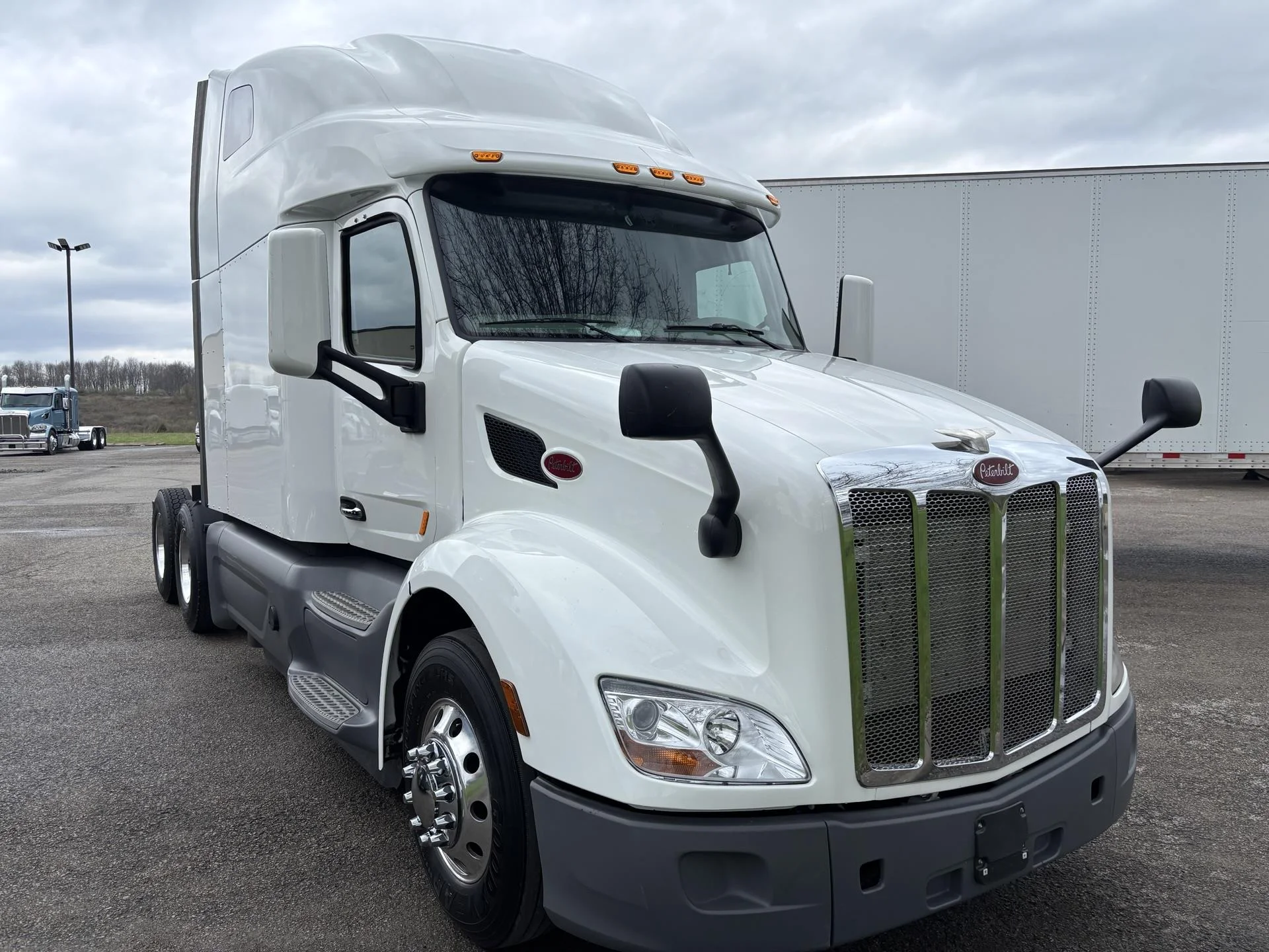 2021 Peterbilt 579 in Zanesville, OH — photo 2