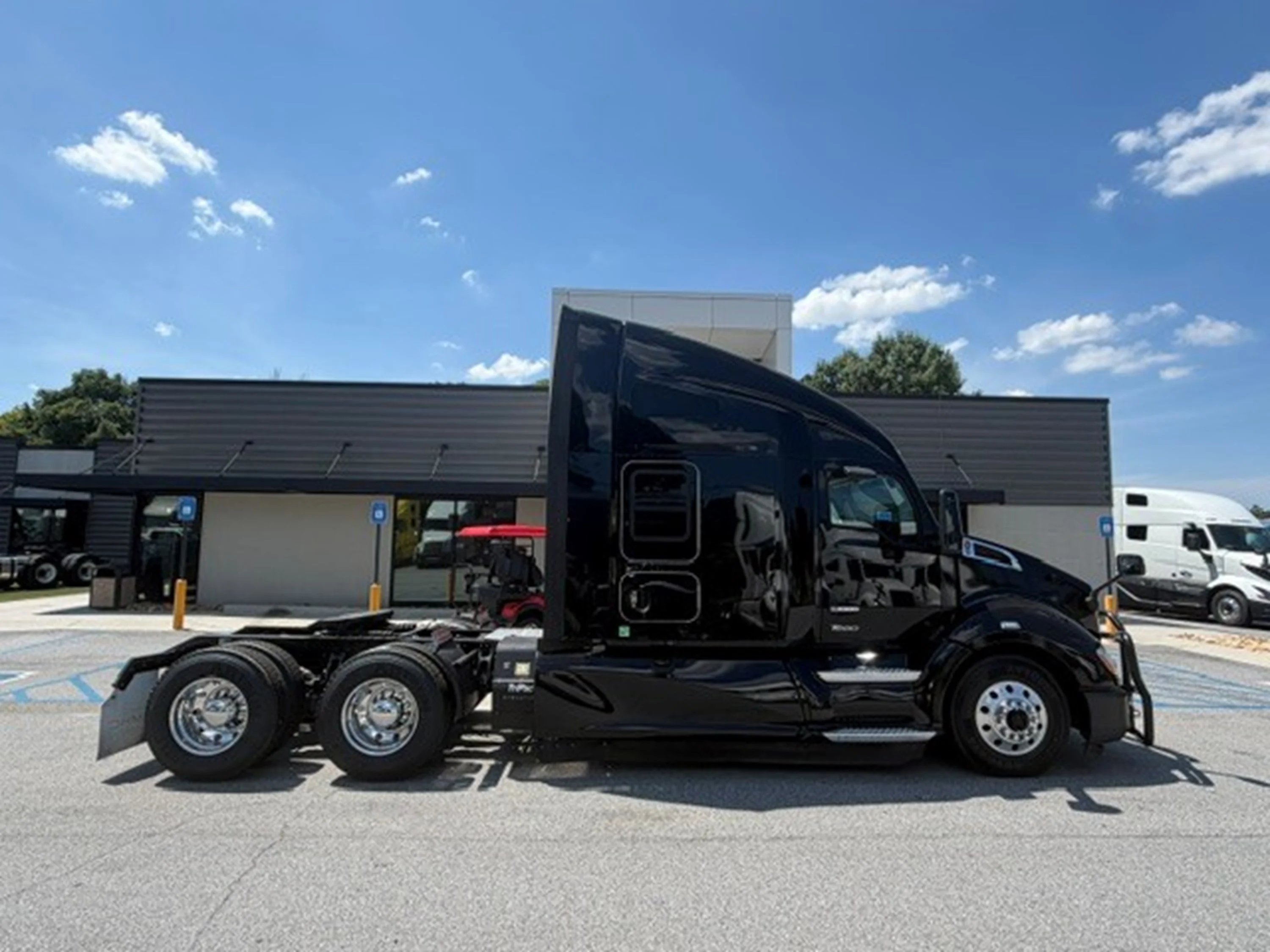 2022 Kenworth T680 — photo 2