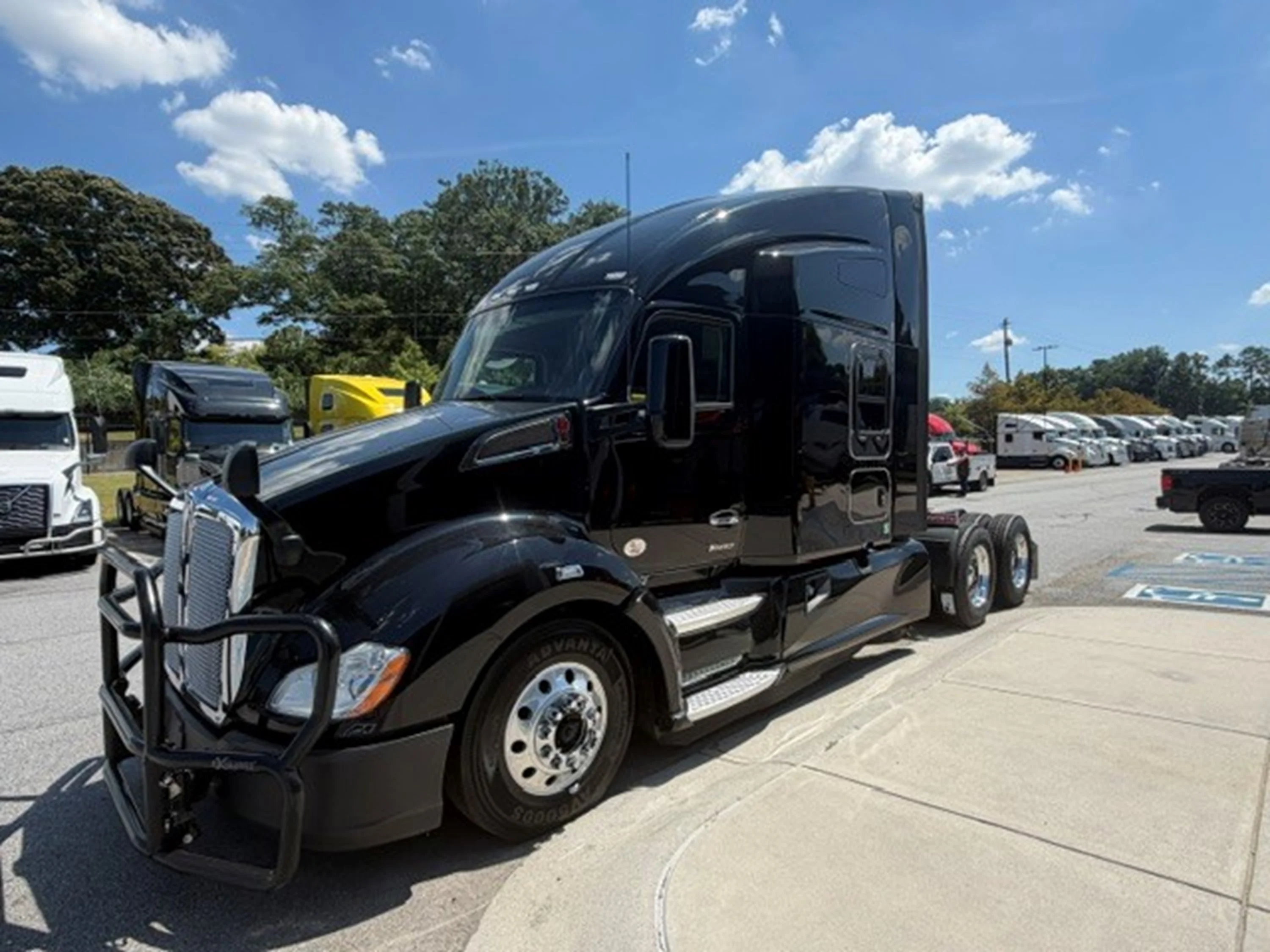 2022 Kenworth T680 — photo 6