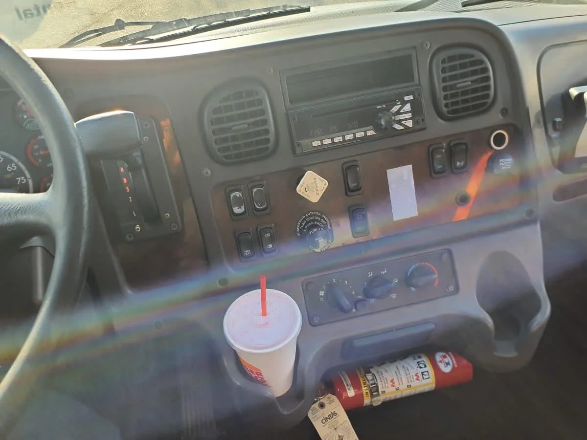 2014 Freightliner M2 106 - image 7