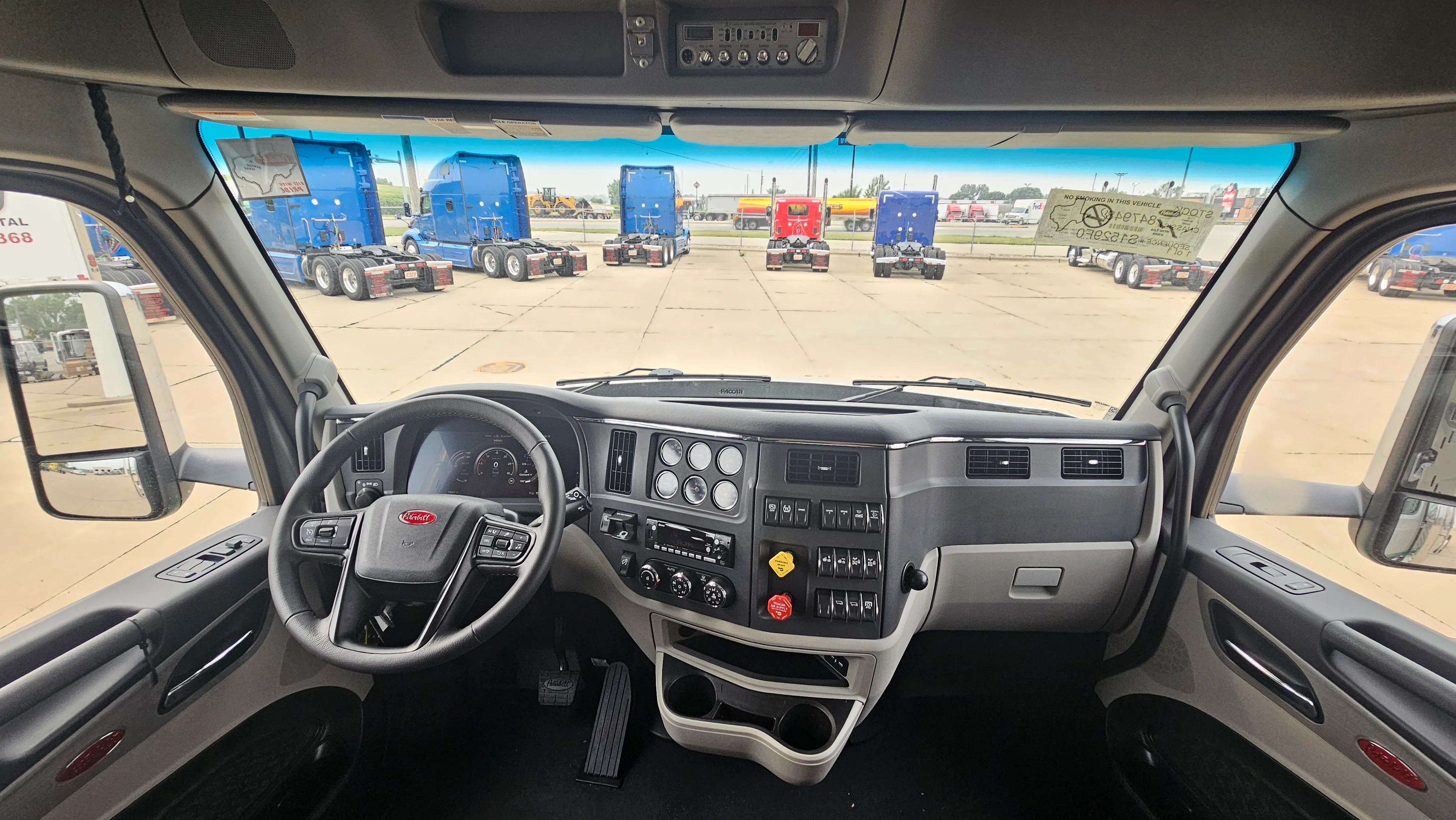 2027 Peterbilt 579 in City — photo 10