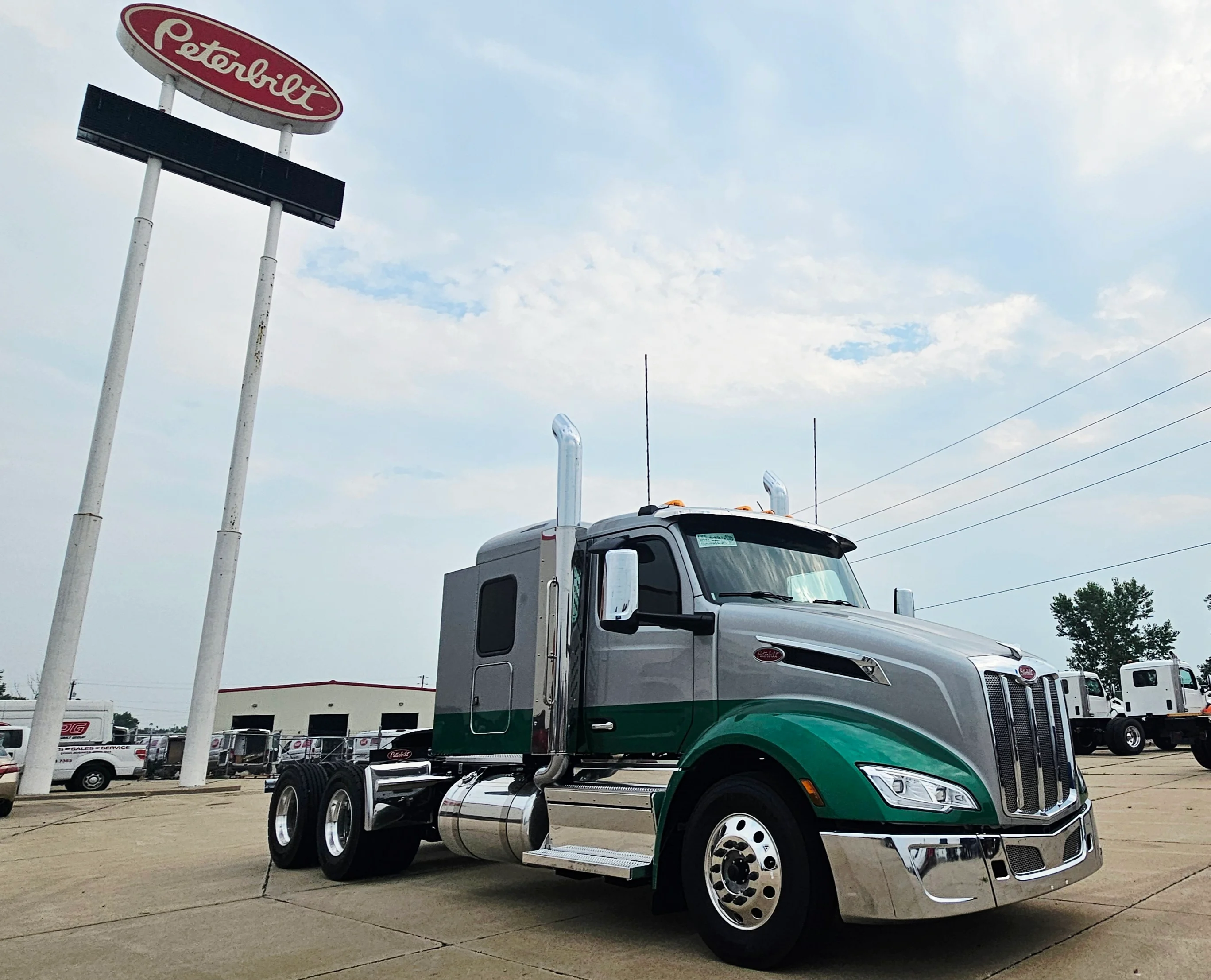2027 Peterbilt 579 in City — photo 7