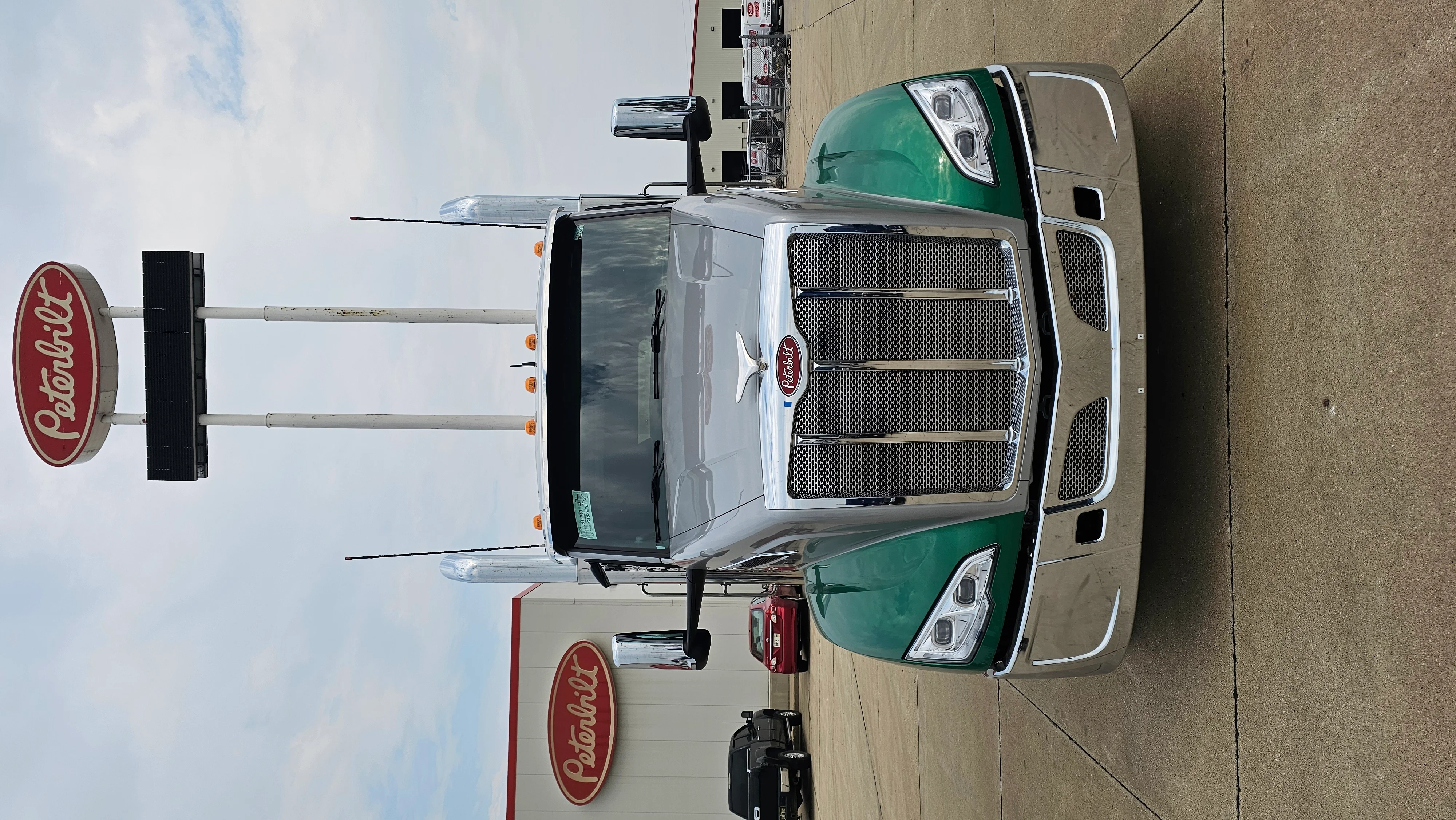 2027 Peterbilt 579 in City — photo 8