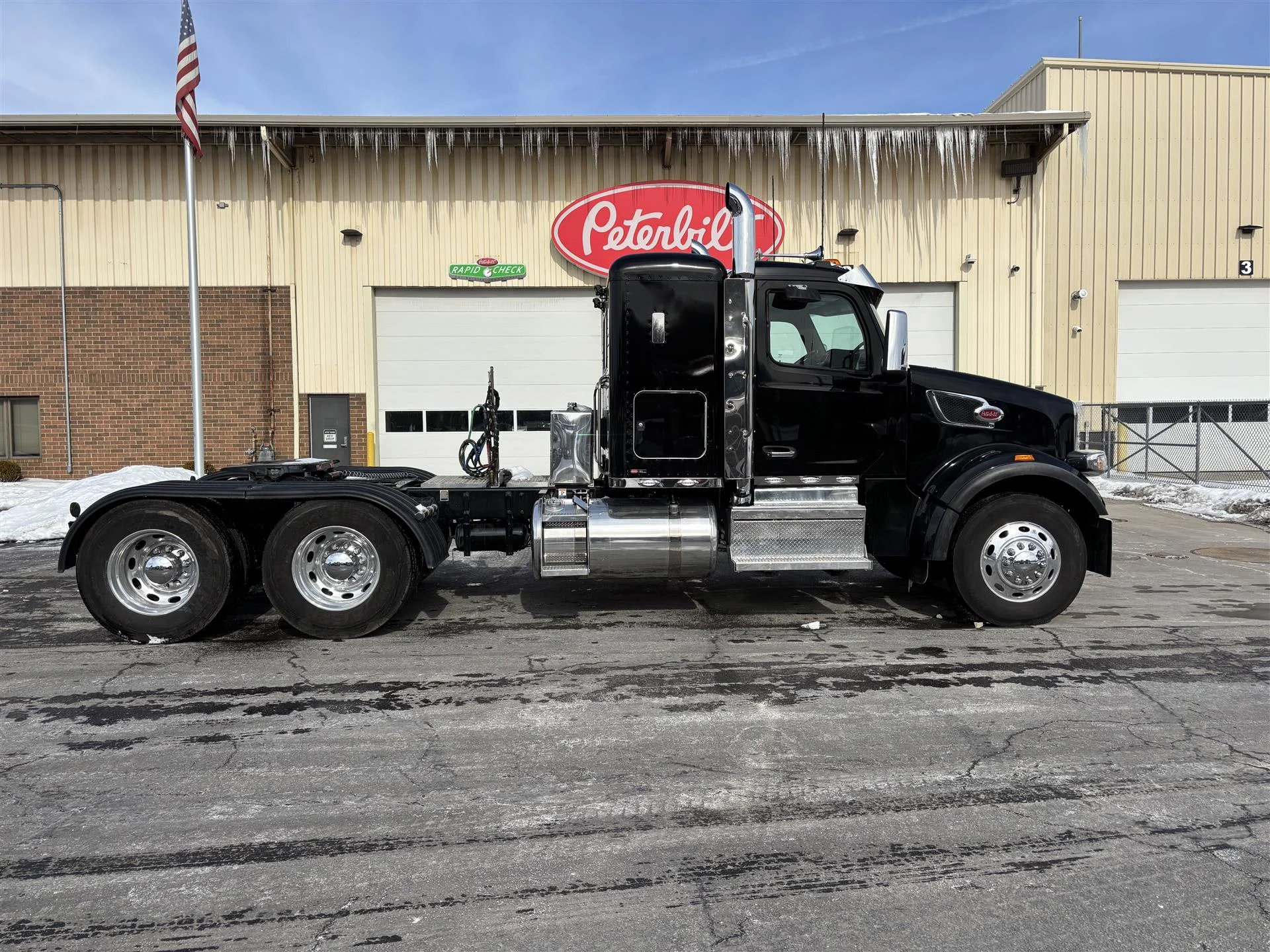 2025 Peterbilt 567 in Broadview Hts, OH — photo 2