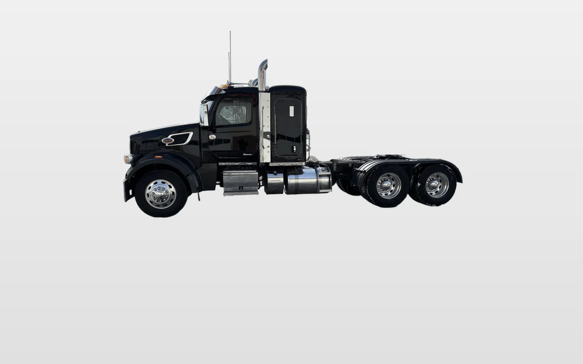2025 Peterbilt 567 - image 1