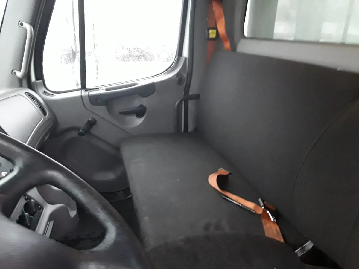 2014 Freightliner M2 106 - image 8