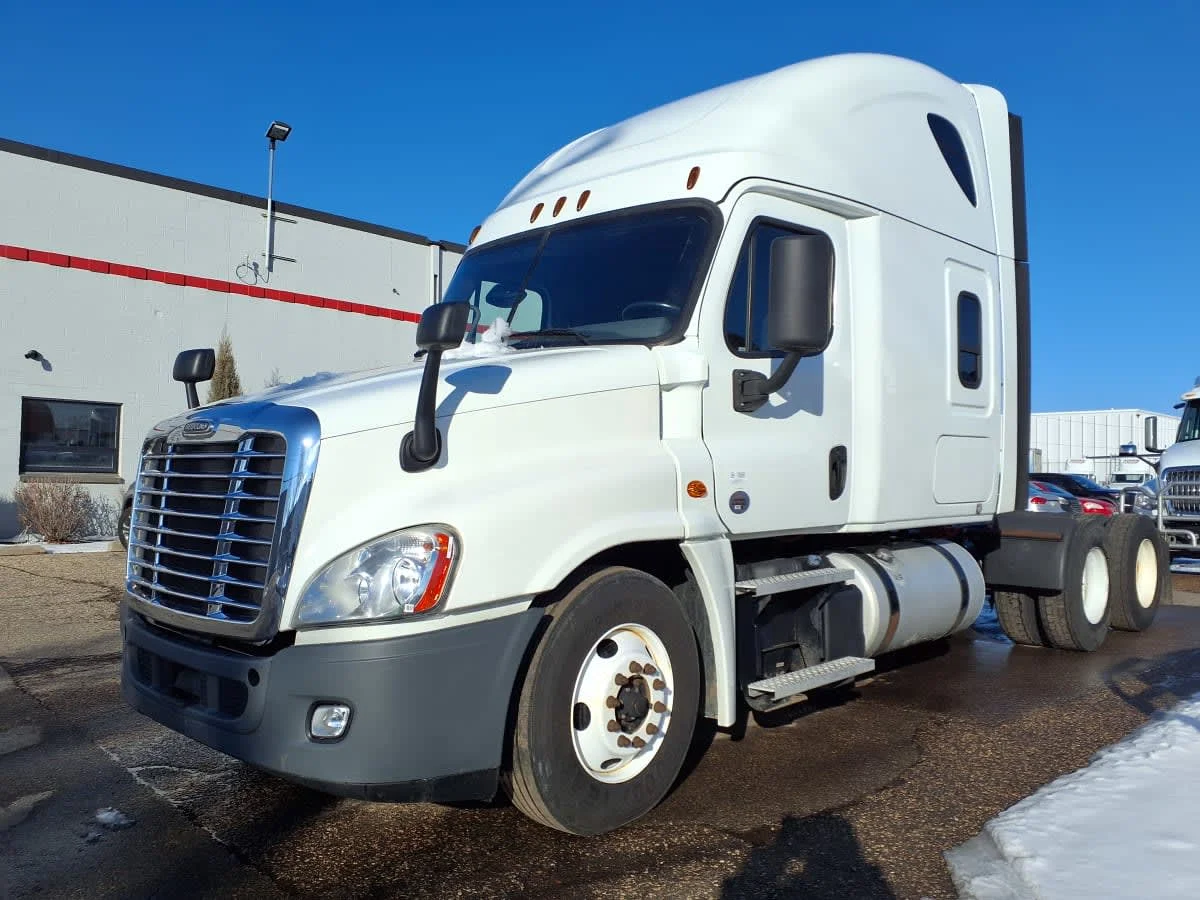 2020 Freightliner Cascadia in Minneapolis, MN