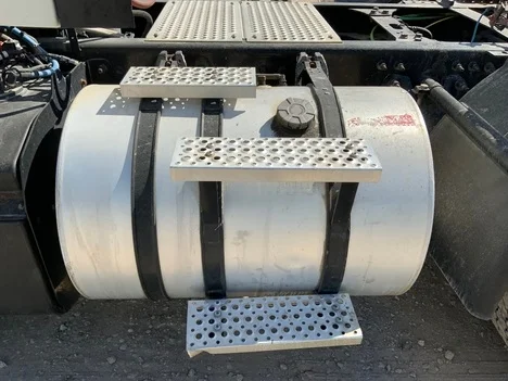 2020 International LT - image 8