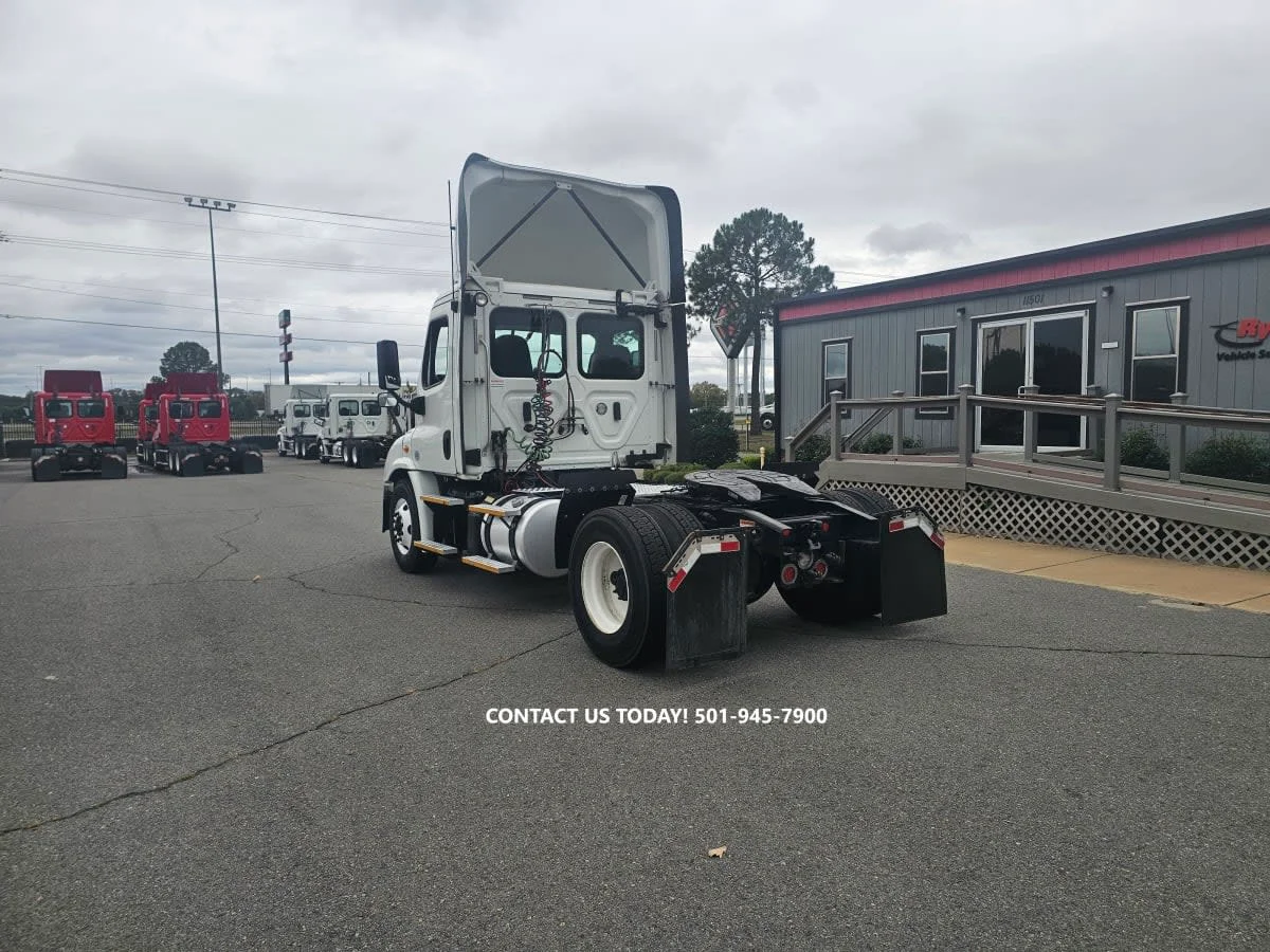 2018 Freightliner Cascadia - image 6