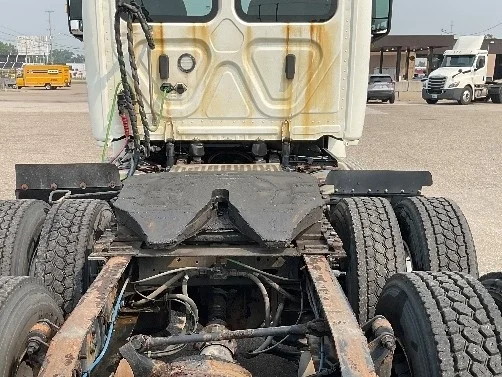 2019 Freightliner Cascadia in Flint, MI — photo 6