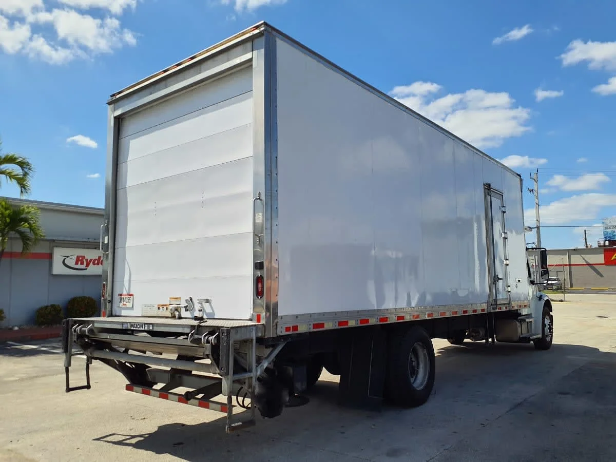 2019 Freightliner M2 106 in Davie, FL — photo 4