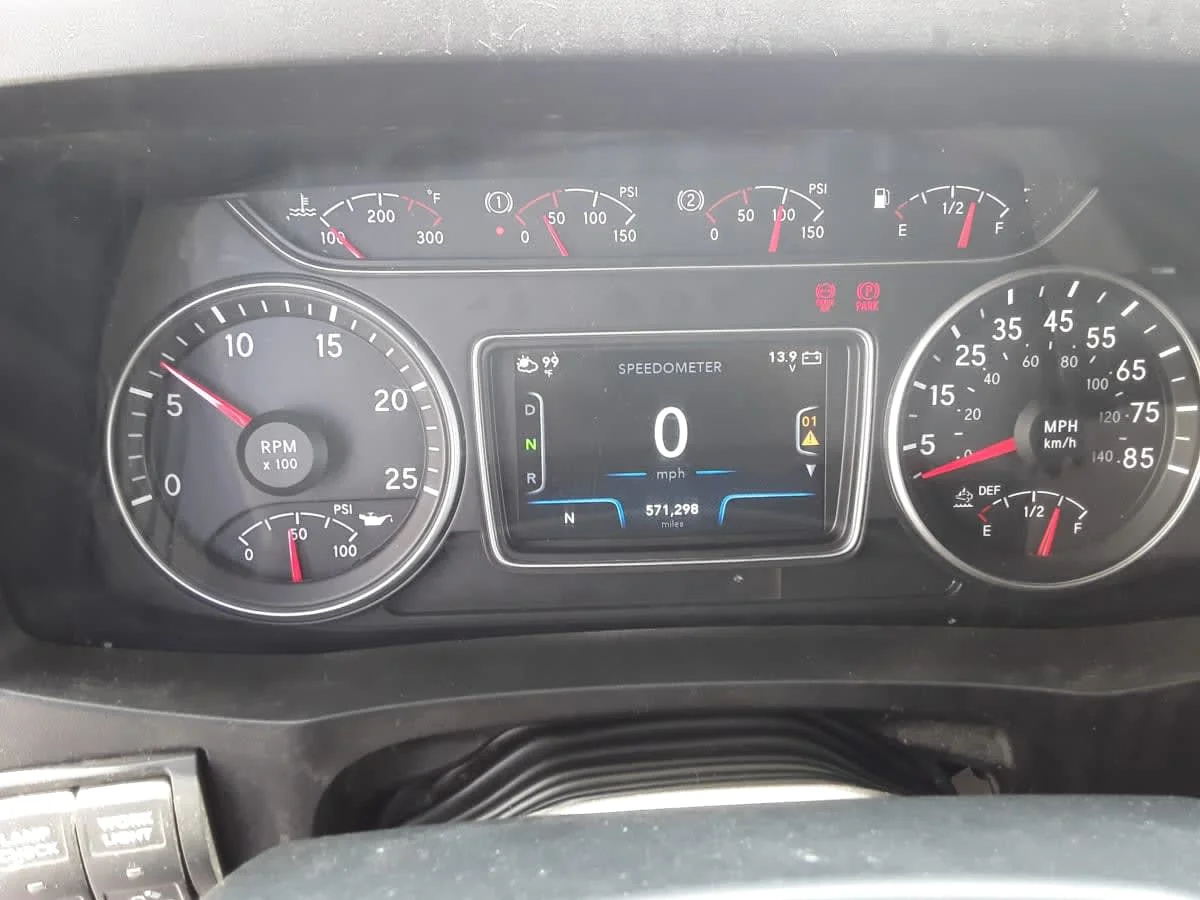 2020 International LT in Allentown, PA — photo 10