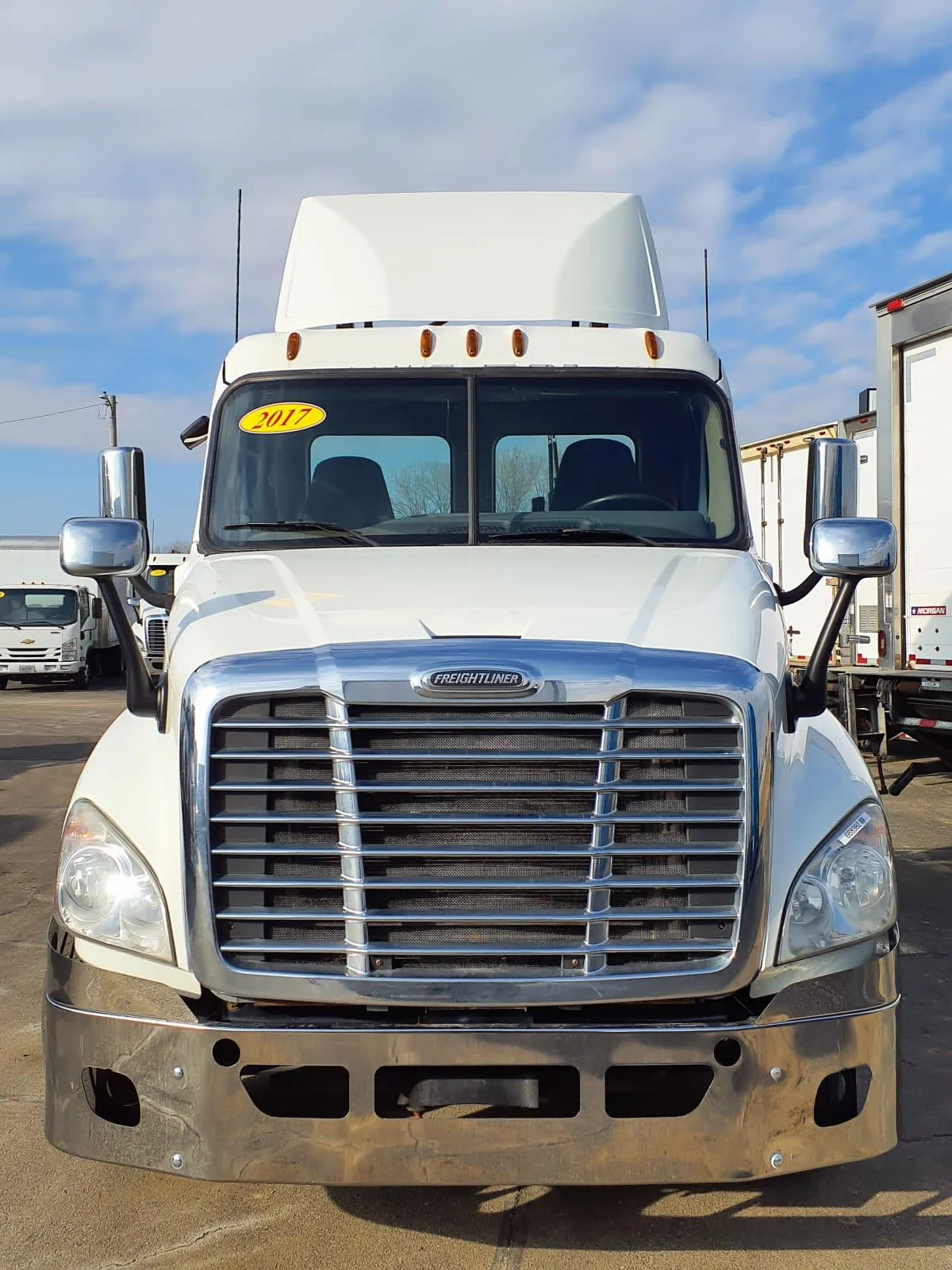 2017 Freightliner Cascadia - image 2