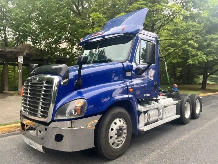 2019 Freightliner Cascadia in Reading, PA — photo 3