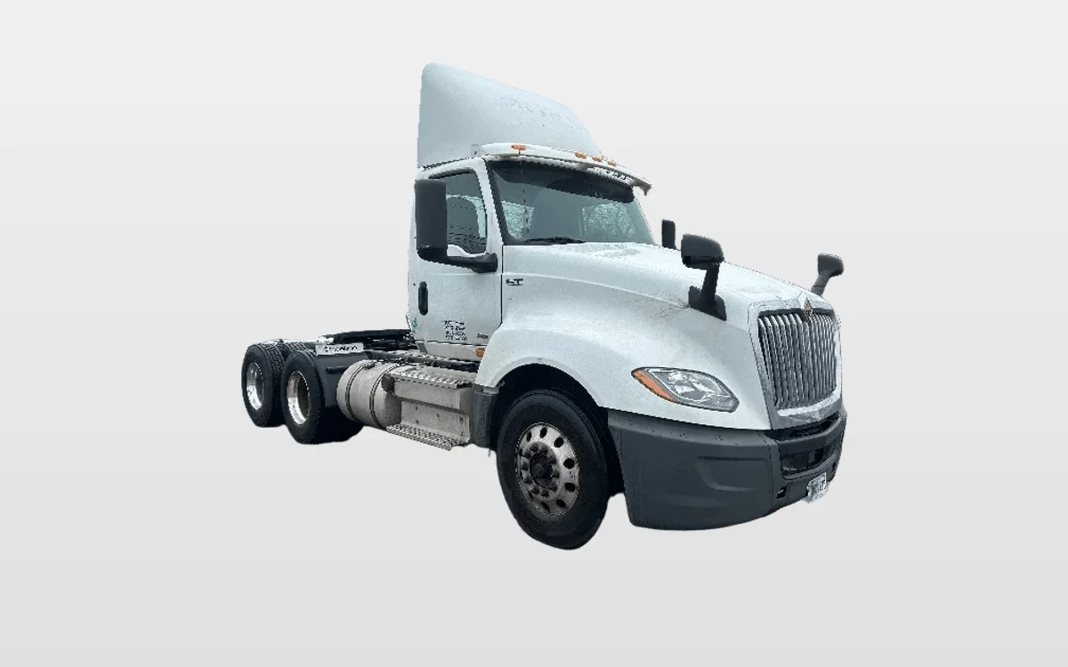 2020 International LT - image 1