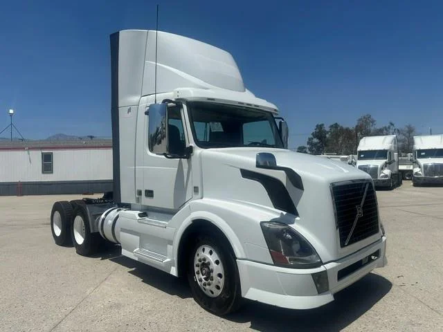 2015 Volvo VNL 300 — photo 15