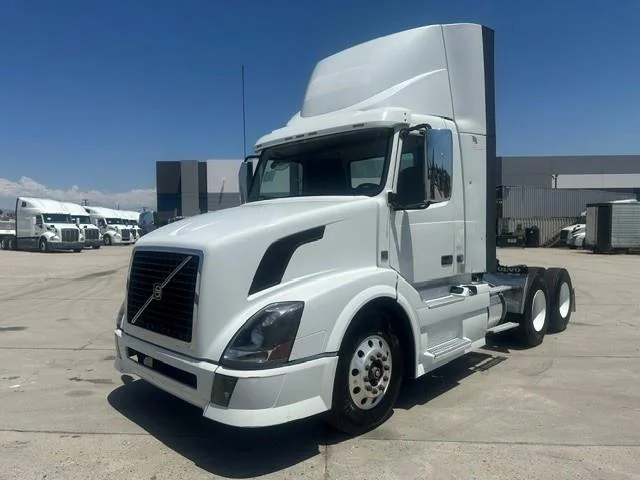 2015 Volvo VNL 300 — photo 12